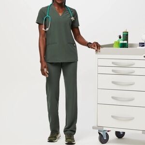 Figs Moss Green Set Yola Pants Pockets Casma Top Short Sleeves Size XXS Women’s